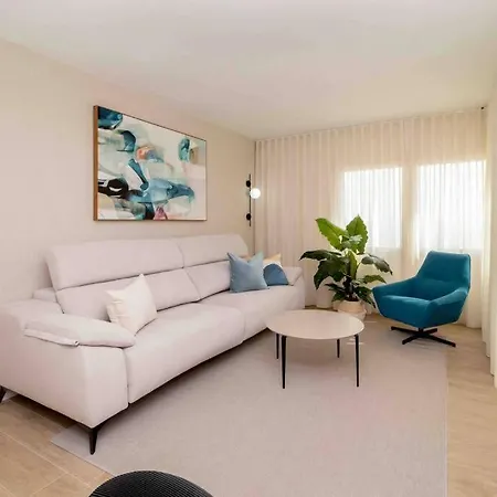 2 Bedroom With Sea View Punta Prima * טורבייחה